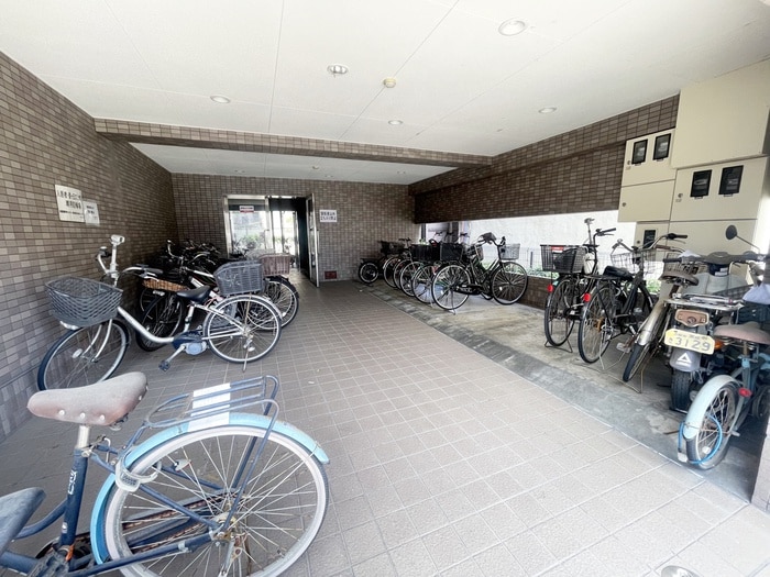 駐輪場 シャルム香ヶ丘