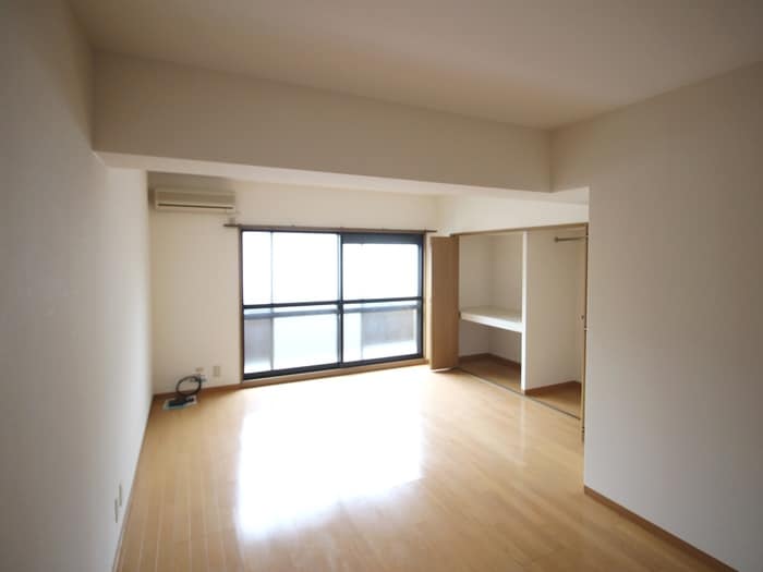 居室 シャトル岩園