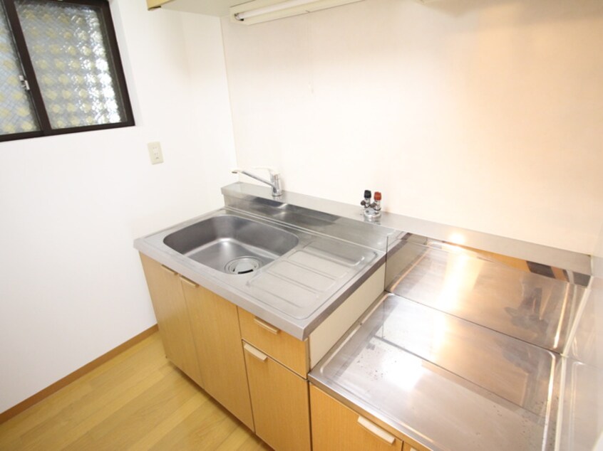 キッチン シャトル岩園