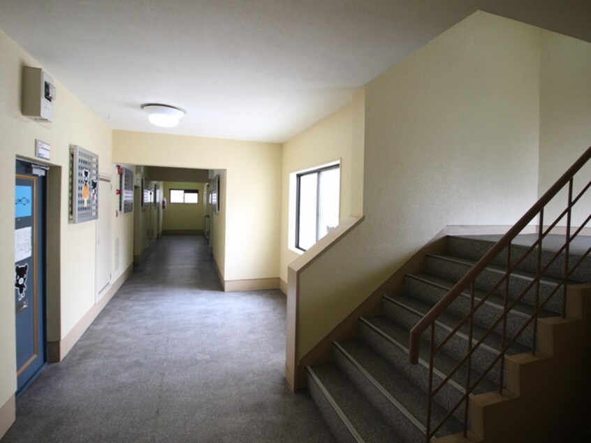 その他 シャトル岩園