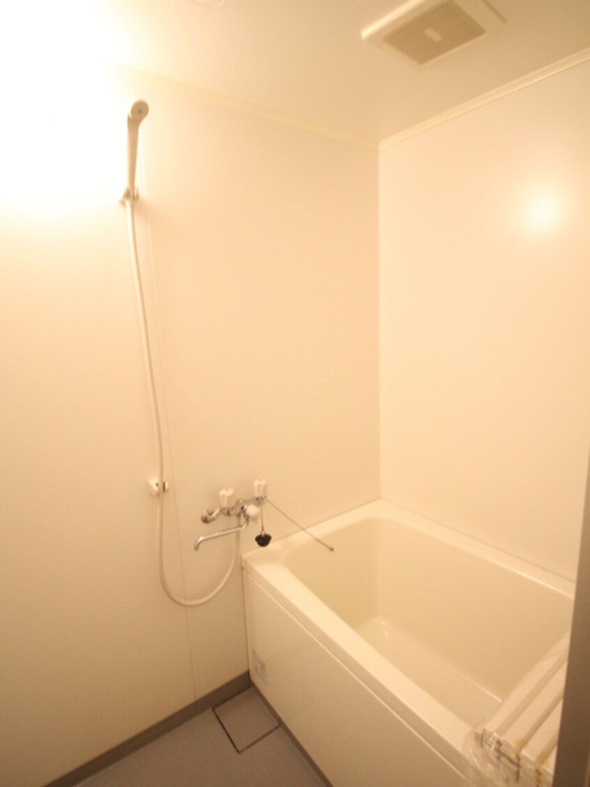 バス／シャワールーム等 シャトル岩園