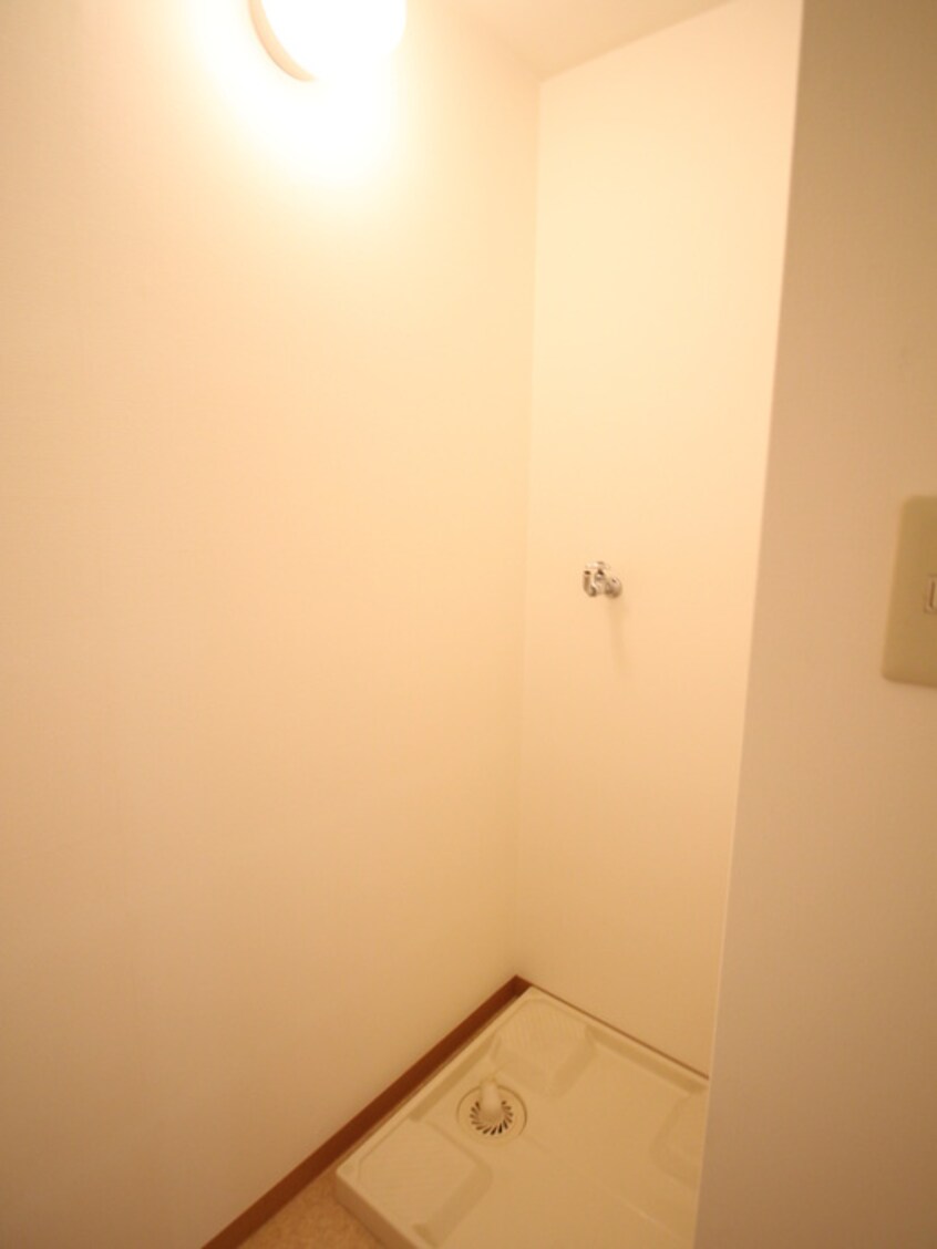 洗濯機置場 シャトル岩園