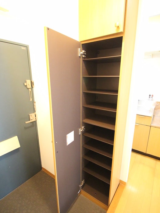 靴箱 シャトル岩園