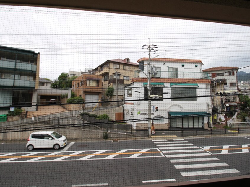 室内からの展望 シャトル岩園