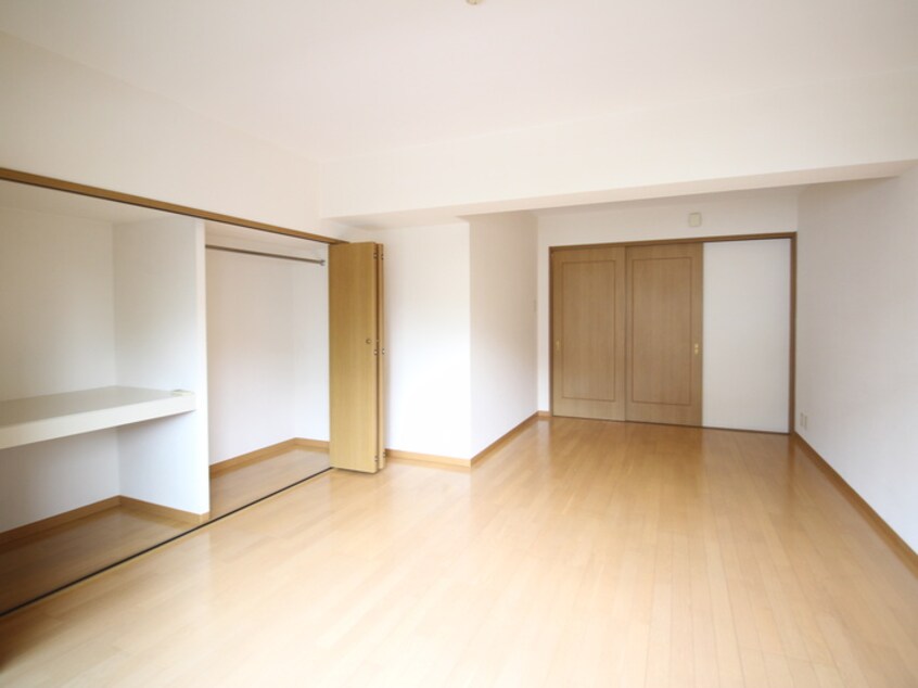 居室 シャトル岩園