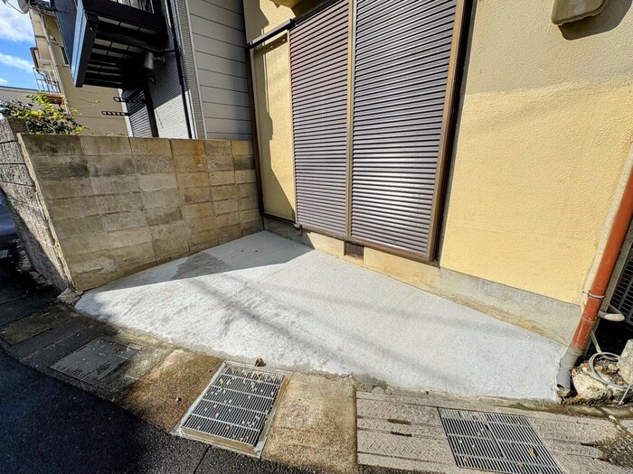 駐輪場 向日市森本町上森本貸家