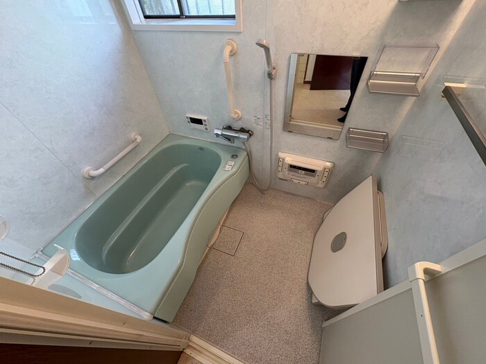 バス／シャワールーム等 向日市森本町上森本貸家