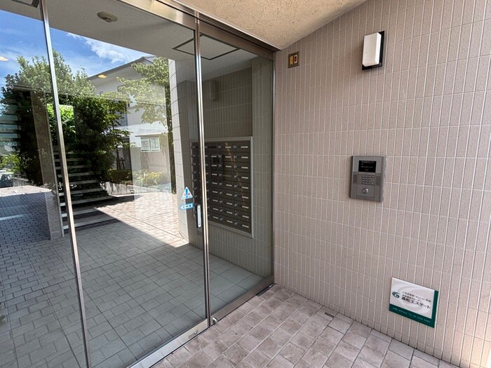 エントランス部分 ニュ－サンライズ南春日丘