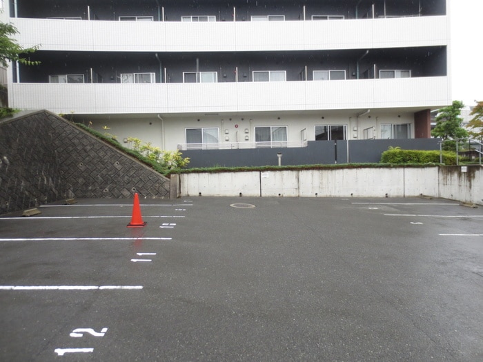 駐車場 ニュ－サンライズ南春日丘