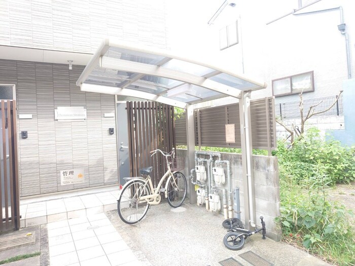 駐輪場 クレバメント太秦