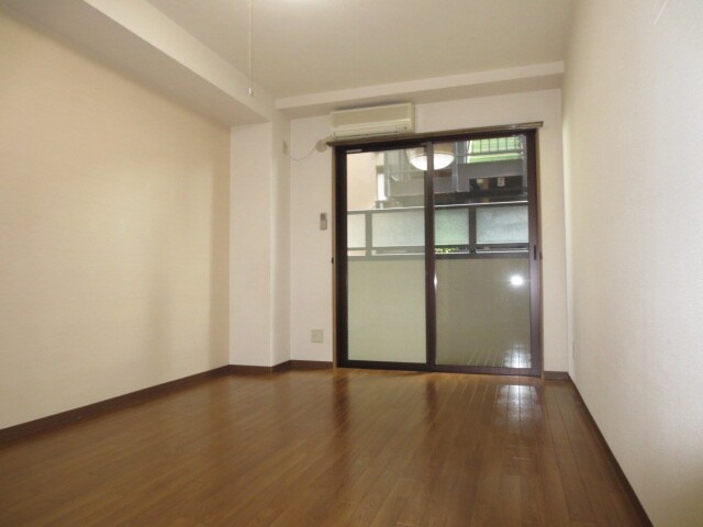 居室 VILLA WEST ROKKO