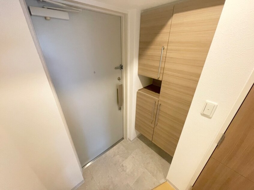 玄関 レン元町駅前