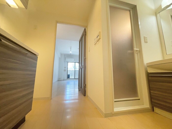 廊下 レン元町駅前