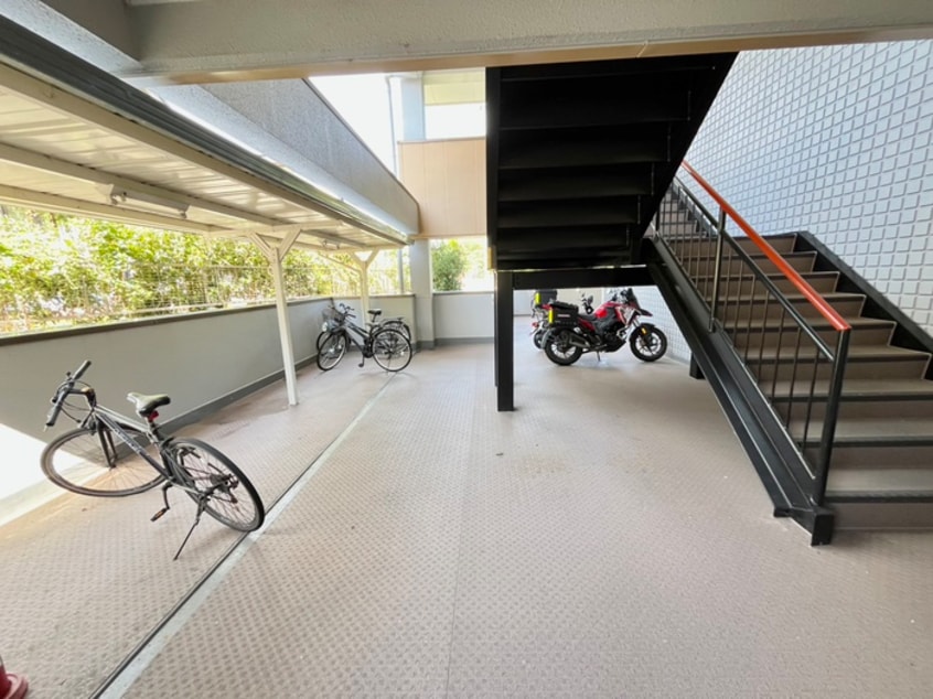 駐輪場 グランディール若草