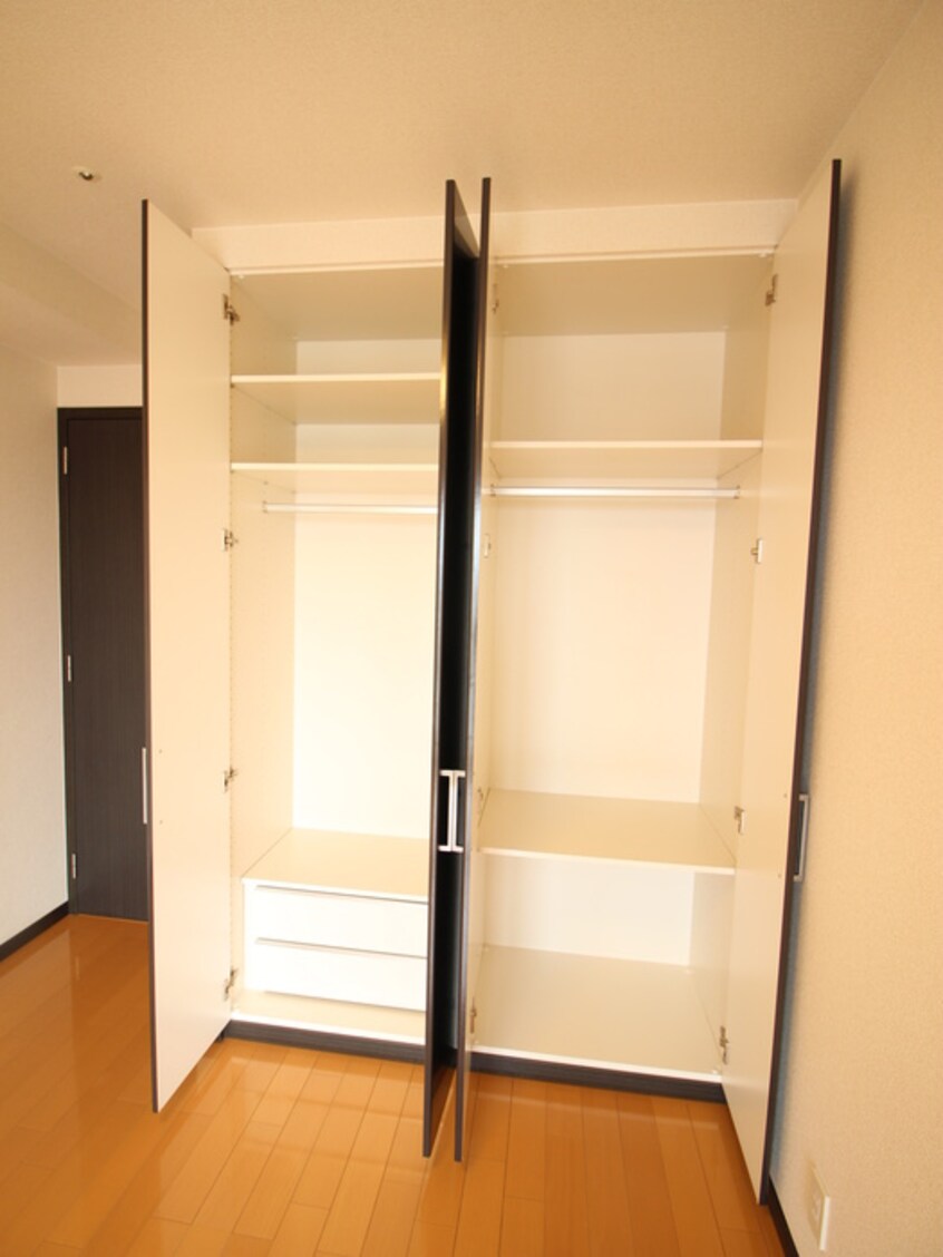 収納 ザ・梅田タワ－(2210)