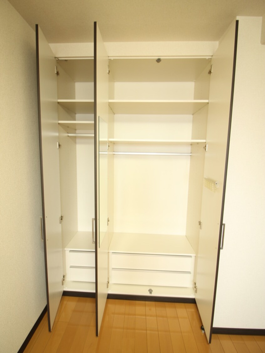 収納 ザ・梅田タワ－(2210)