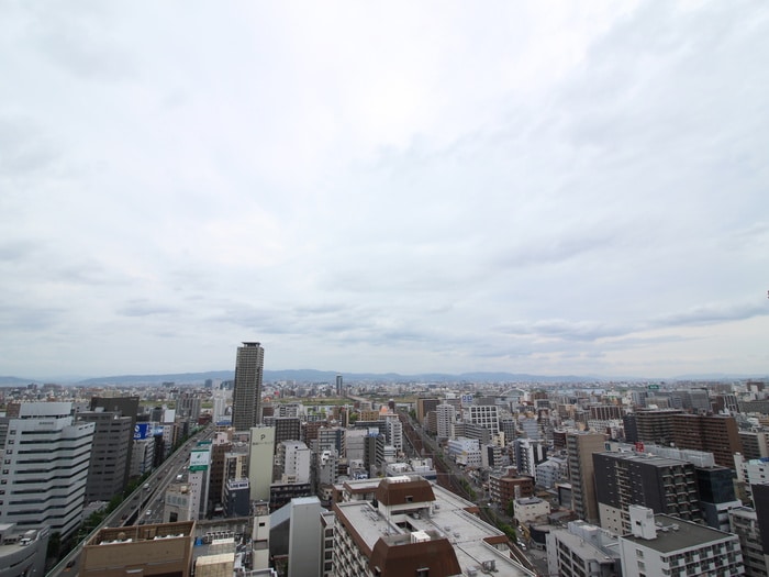 室内からの展望 ザ・梅田タワ－(2210)