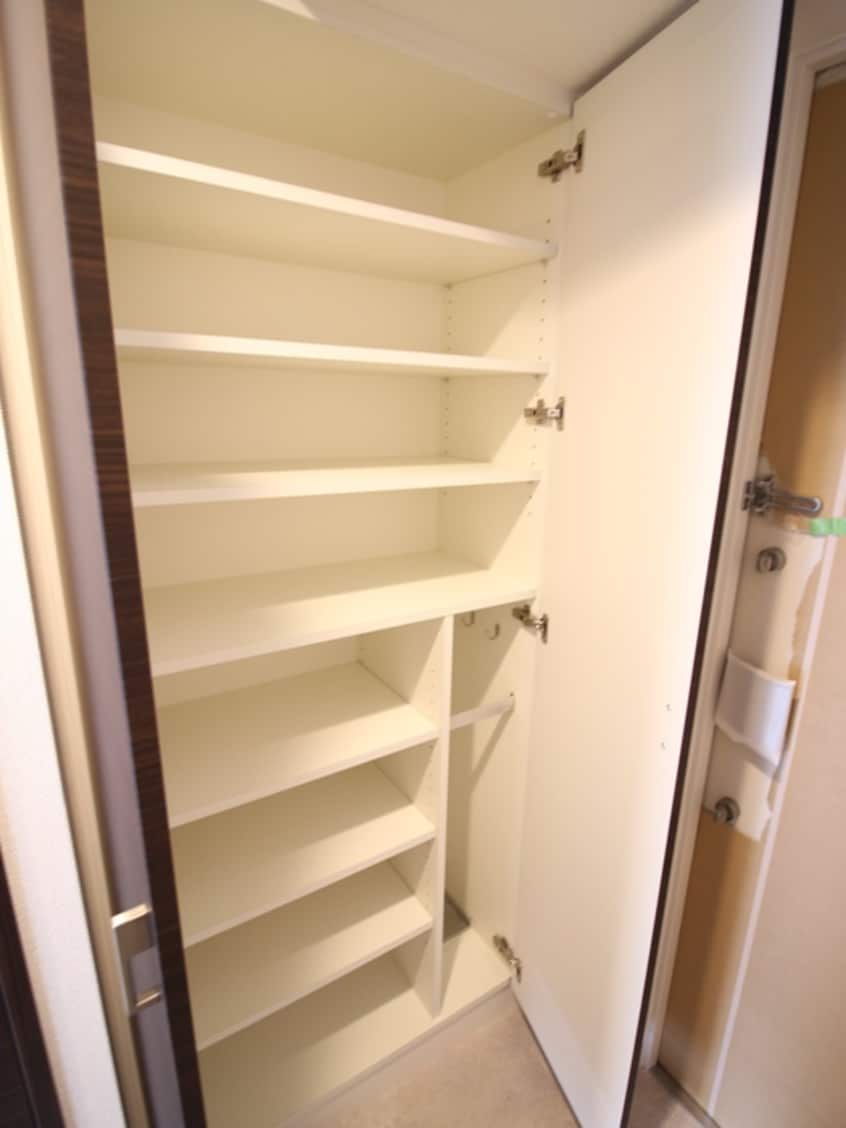 靴箱 ｴｽﾃﾑｺｰﾄ新大阪ⅩⅡｵﾙﾃｨ(404)