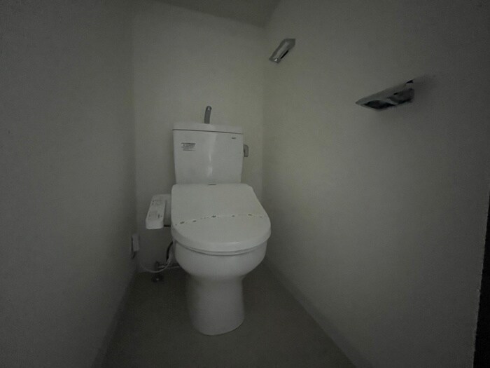 トイレ ｴｽﾃﾑｺｰﾄ難波Ⅶﾋﾞﾖﾝﾄﾞ(307)