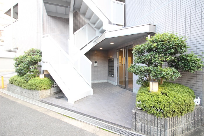 エントランス部分 ウィング司