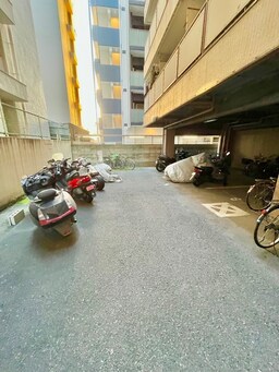 バイク置き場