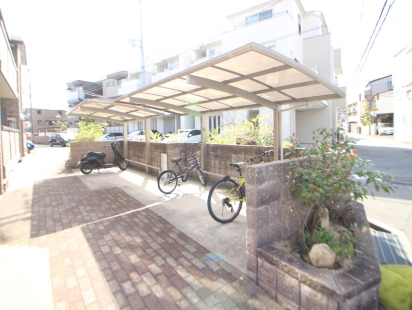 駐輪場 エクセレンテ