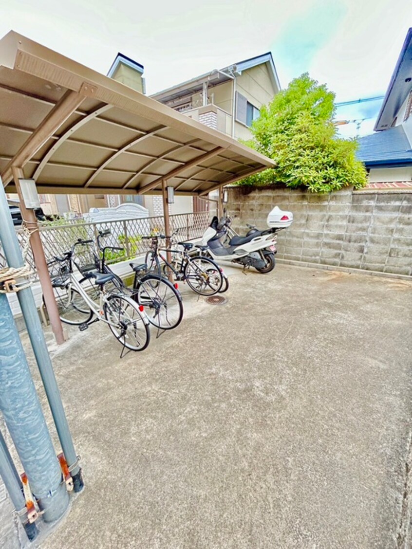 駐輪場 グランシャリオ鳳