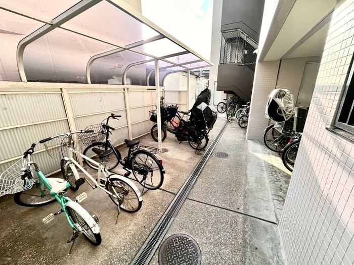 駐輪場 メゾンドクレイヨン