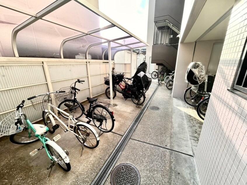 駐輪場 メゾンドクレイヨン