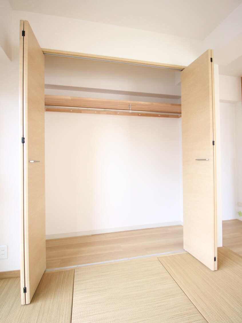 収納 セレニティ南巽