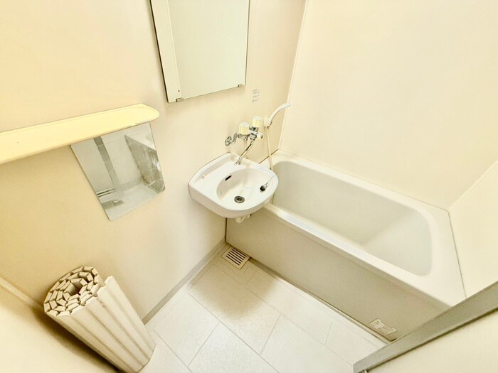 バス／シャワールーム等 フォ－トイン９９(ﾅｲﾝﾅｲﾝ)