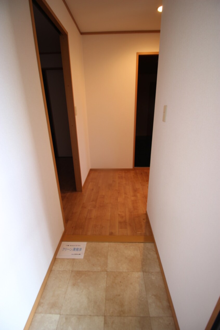 玄関 ハ－トフルハイツ