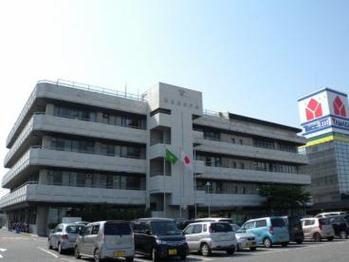 西区役所(役所)まで800m ハ－トフルハイツ