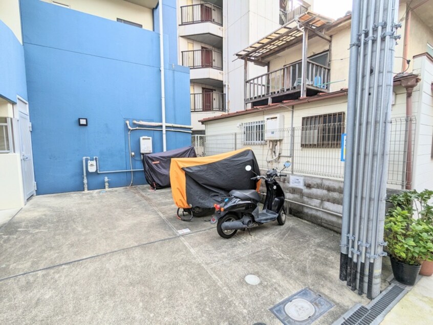 バイク置き場 ホープ上新庄