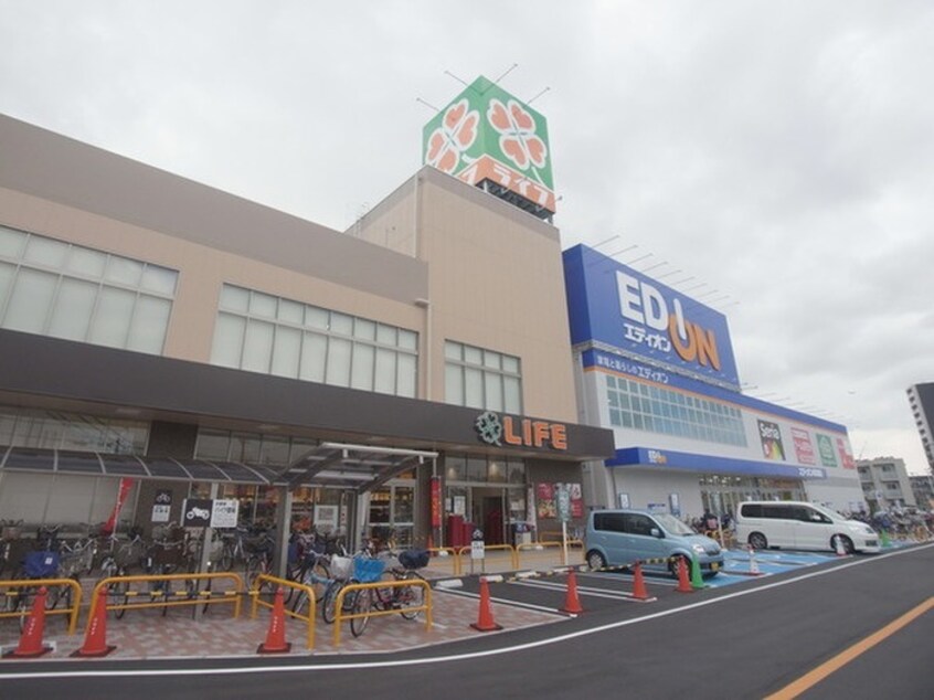 ライフ(スーパー)まで660m Ｌｕｘｅ淡路