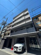 With京Grandesの外観