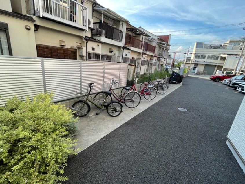 駐輪場 ワコ－レヴィ－タ東園田