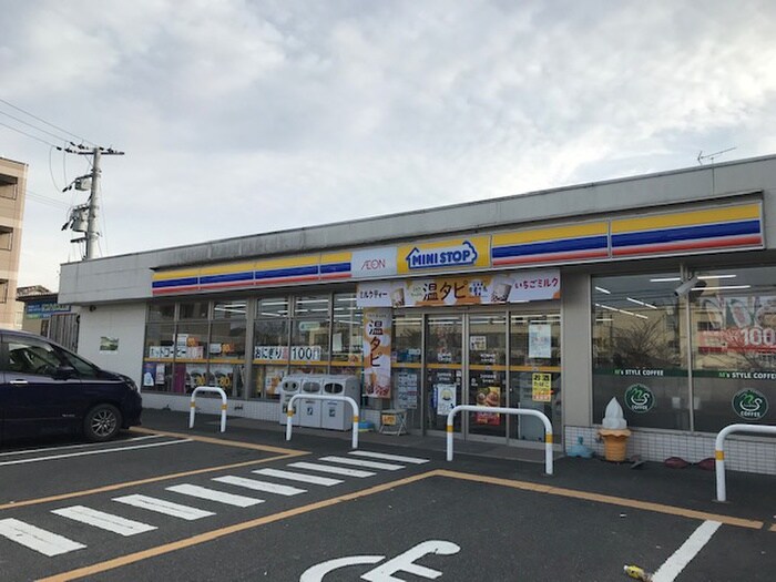 ミニストップ(コンビニ)まで230m メゾンクレール瀬田北
