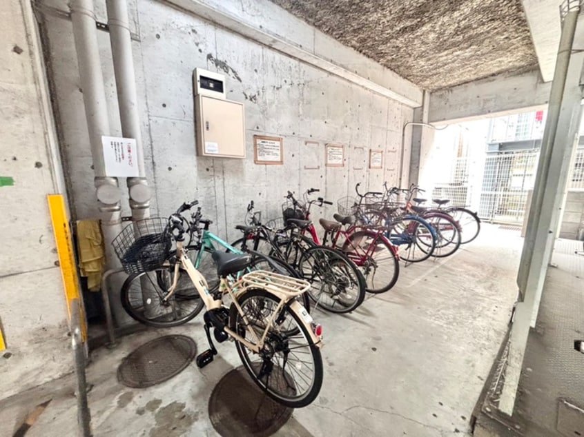 駐輪場 シンセリティー野中