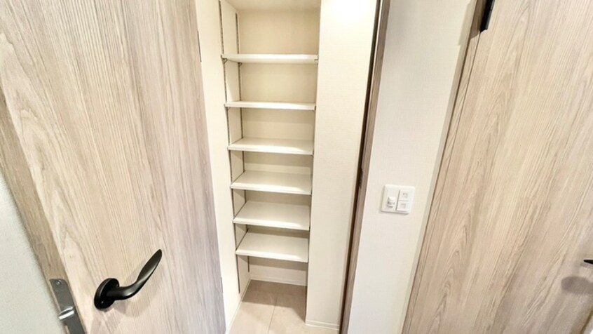 靴箱 コンフォリア・リヴ南森町Ⅱ