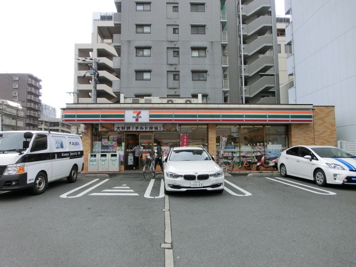 セブンイレブン(コンビニ)まで245m サンシャト－桜ヶ丘