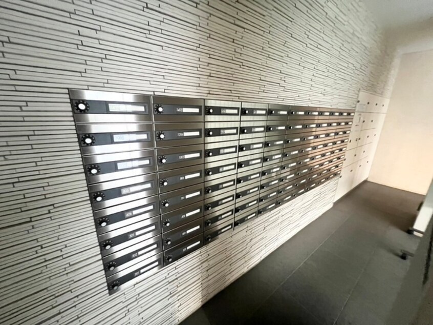 エントランス部分 アリヴィオ夕陽ヶ丘