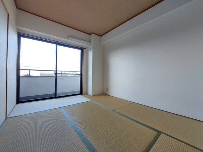 居室 ｲﾝﾍﾟﾘｱﾙﾊﾟﾚｽ ﾘﾊﾞ-ｻｲﾄﾞ