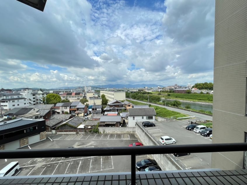 室内からの展望 ｲﾝﾍﾟﾘｱﾙﾊﾟﾚｽ ﾘﾊﾞ-ｻｲﾄﾞ