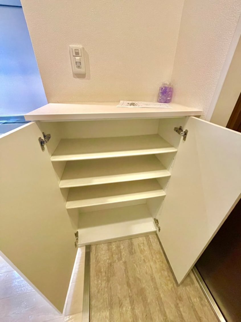 靴箱 AMORE HOMMACHI ＷＥST