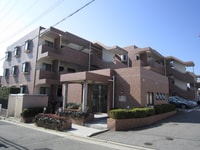 ステイツ雲雀丘花屋敷（208）