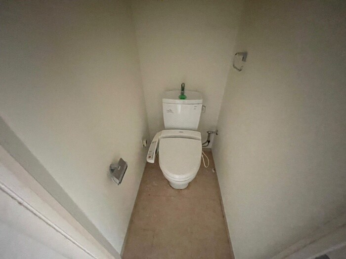 トイレ エスリード中山手・県庁前(203)