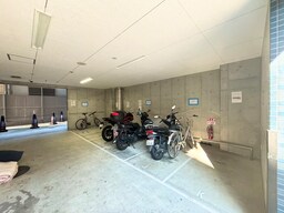 バイク置き場