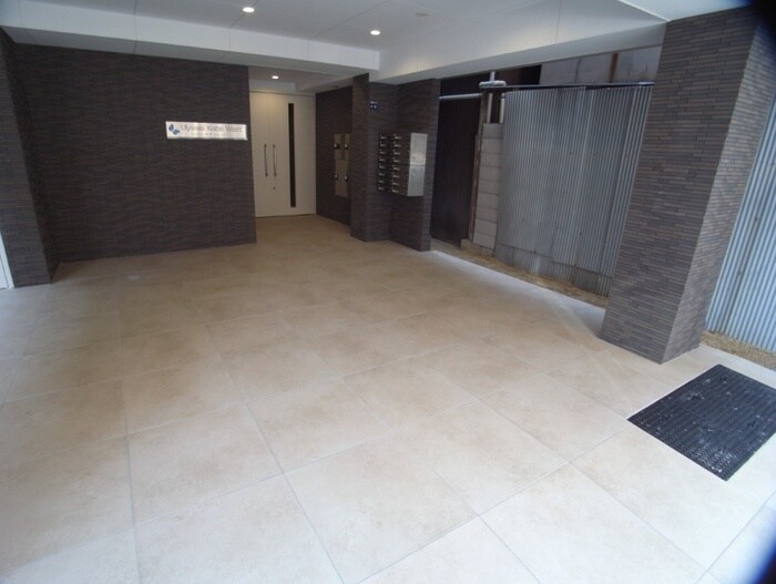 エントランス部分 ユリシス神戸WEST