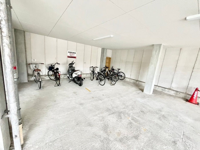 駐輪場 メゾン阪本